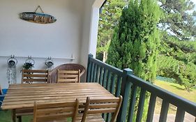 Studio lumineux idéalement situé (golf et plage).